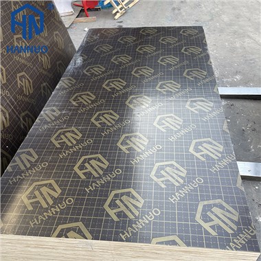 Kryssfinerark med full kjerne/skjøtkjernefilm